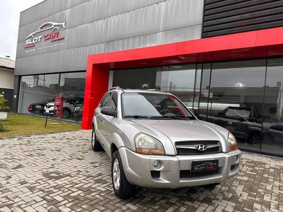 HYUNDAI TUCSON 2.0 MPFI GL 16V 142CV 2WD GASOLINA 4P AUTOMÁTICO HYUNDAI TUCSON 2.0 MPFI GL 16V 142CV 2WD GASOLINA 4P AUTOMÁTICO